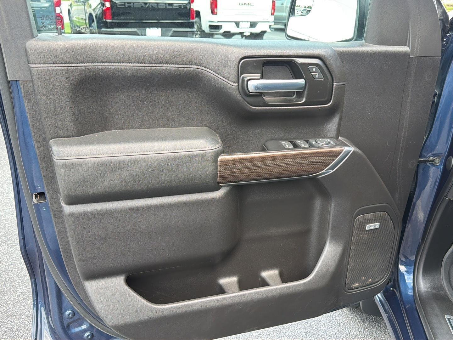 Used 2019 Northsky Blue Metallic Chevrolet RST image 16