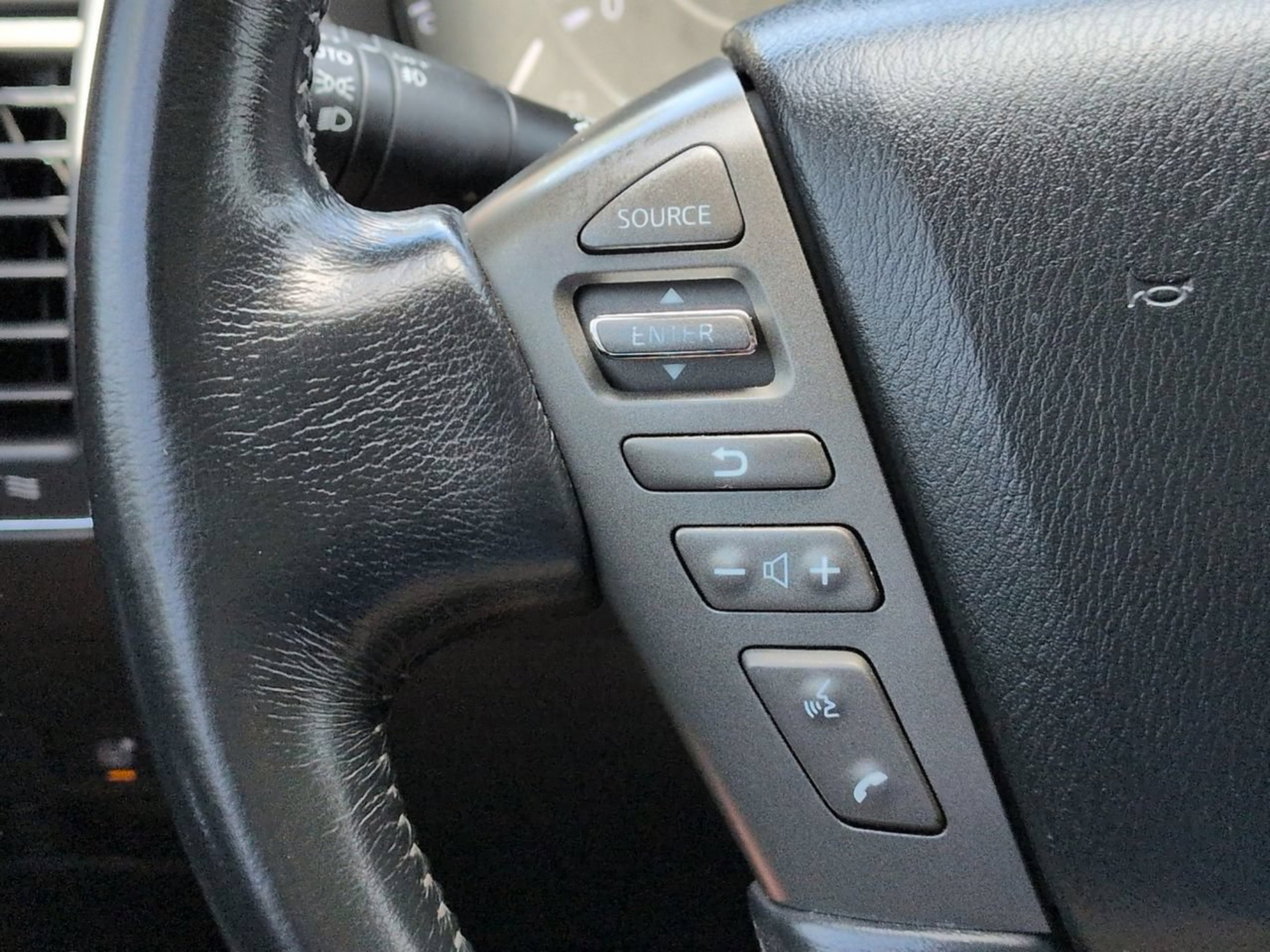 Used 2019 Hermosa Blue Pearl Nissan SL image 33