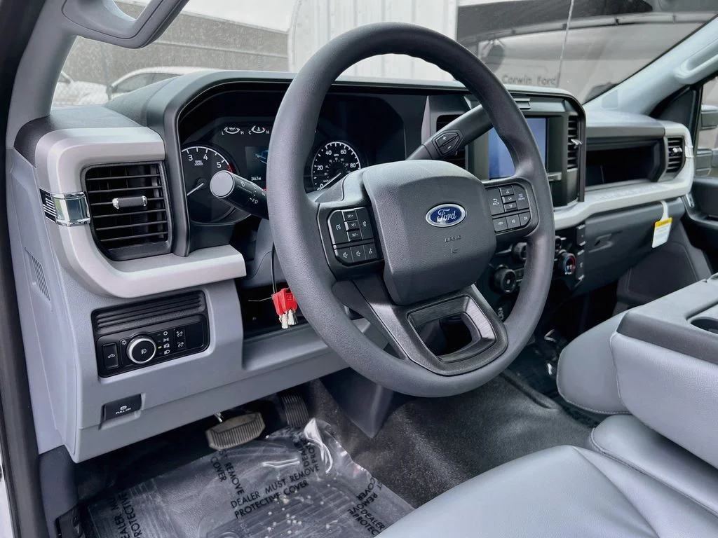 New 2026 Oxford White Ford XL image 3