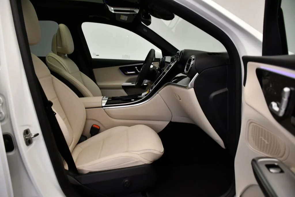 Certified Used 2026 Polar White Mercedes-Benz GLC 300 image 47