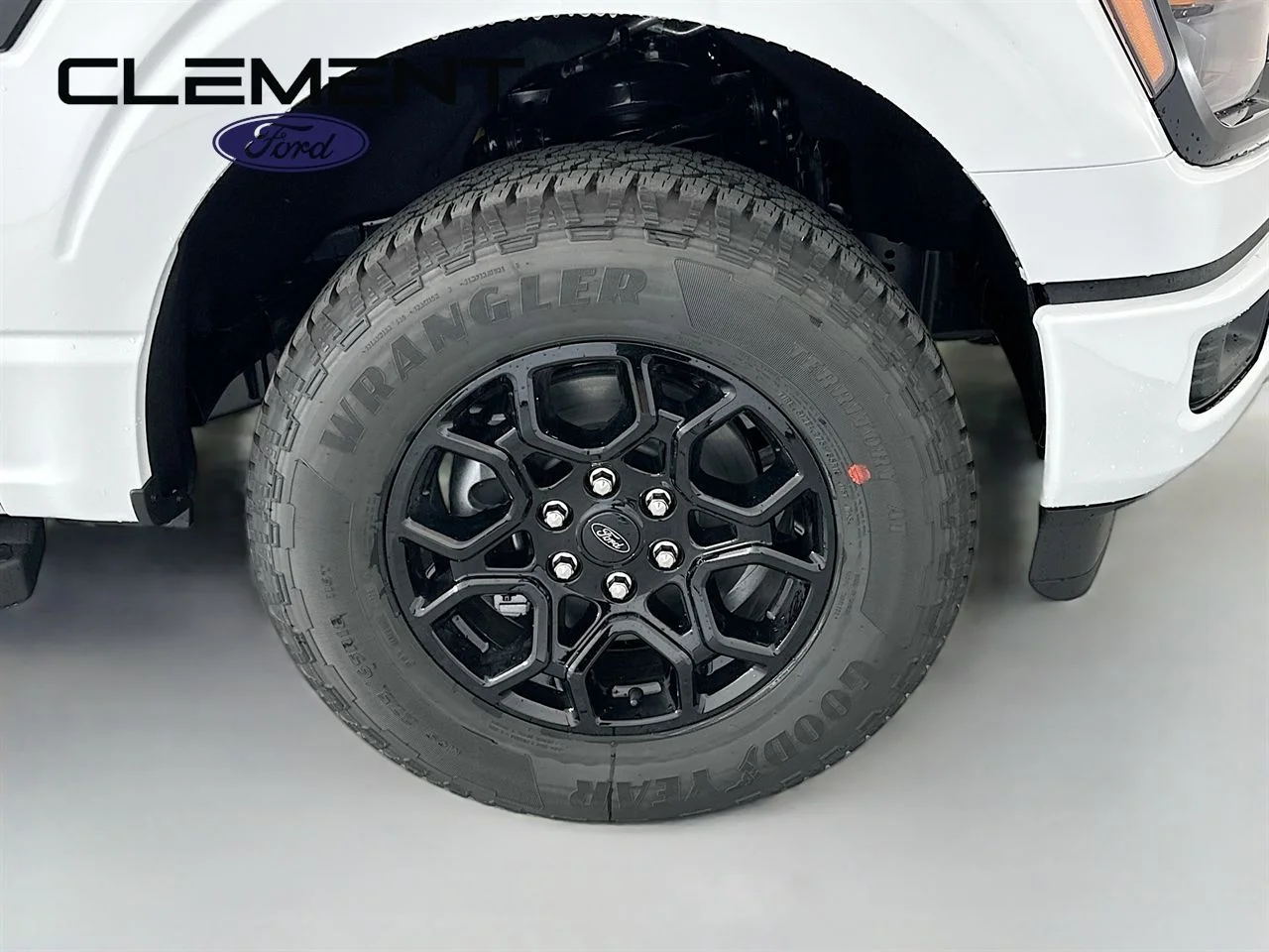 New 2026 Oxford White Ford XLT image 31