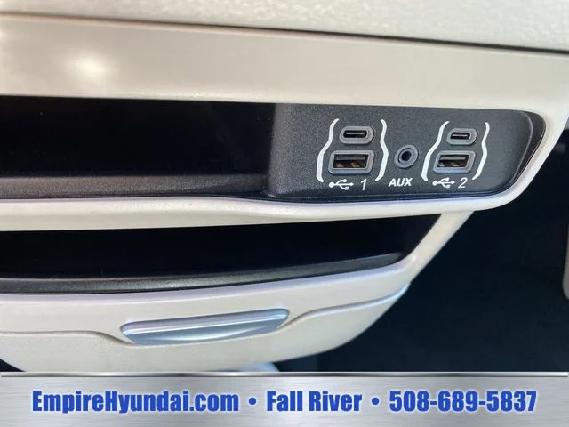 Used 2023 Black Chrysler LX image 11