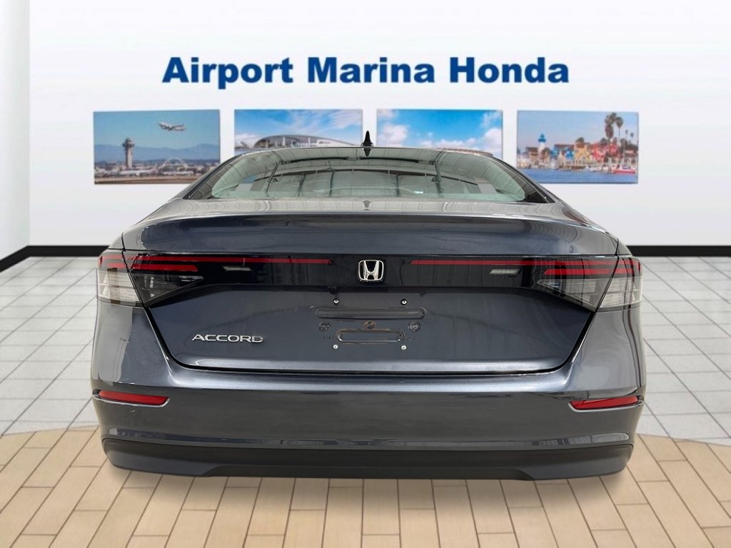 New 2026 Meteorite Gray Metallic Honda SE image 4