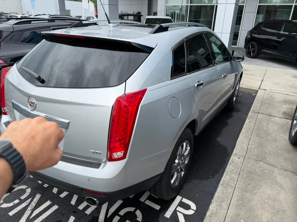 Used 2014 RADIANT SILVER METALLIC Cadillac Luxury Collection image 6