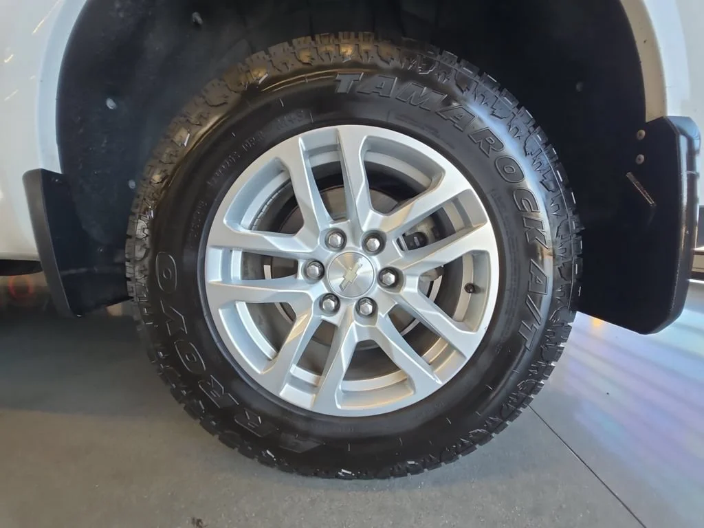 Used 2019 White Chevrolet LT image 26