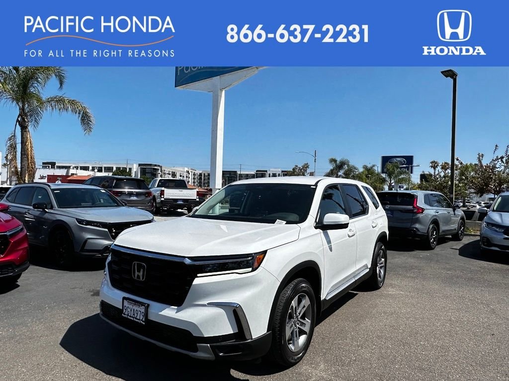 Used 2023  Honda EX-L image 1