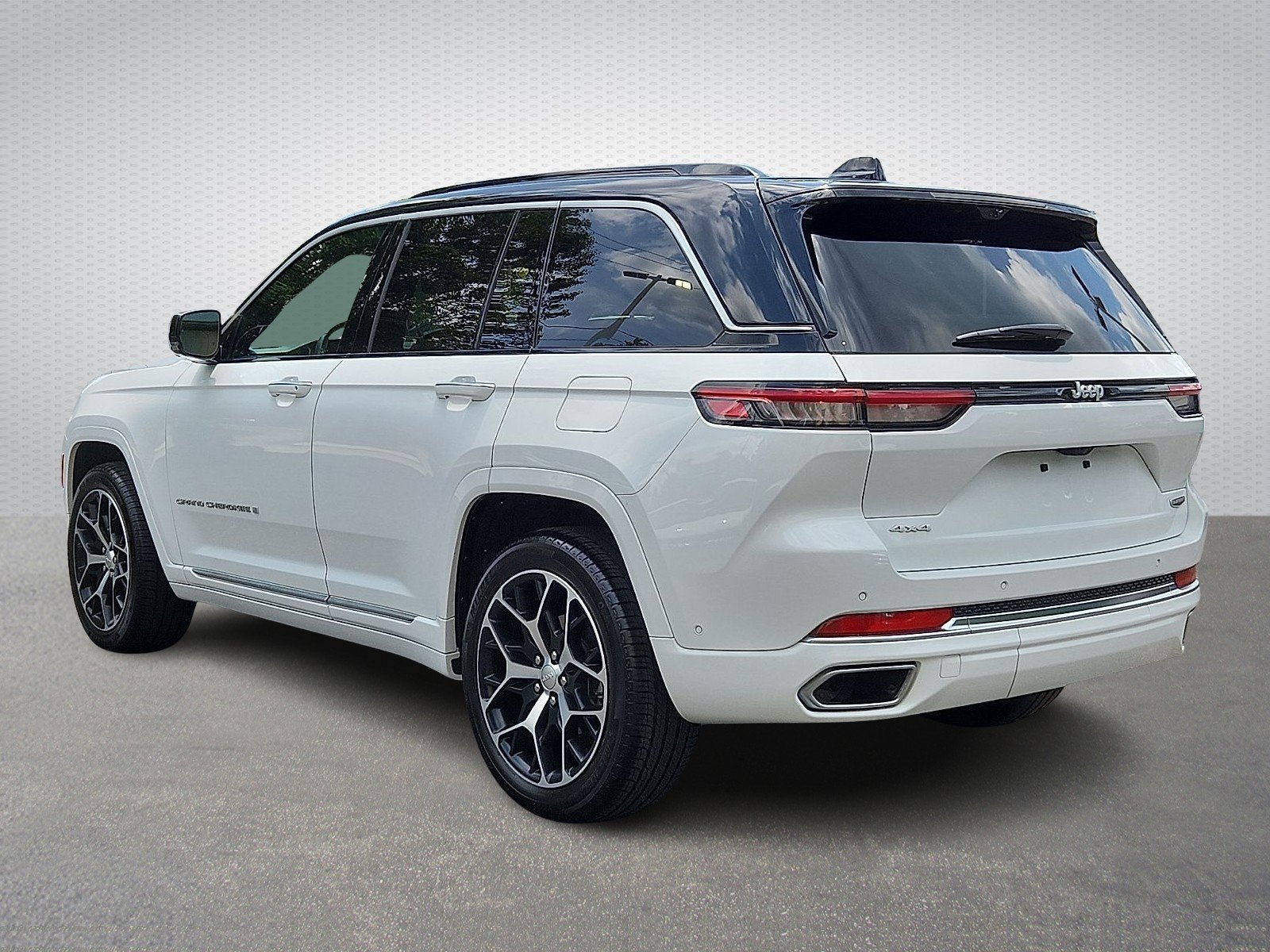 Used 2025 Bright White Clearcoat - PW7 Jeep Summit Reserve 4x4 image 4