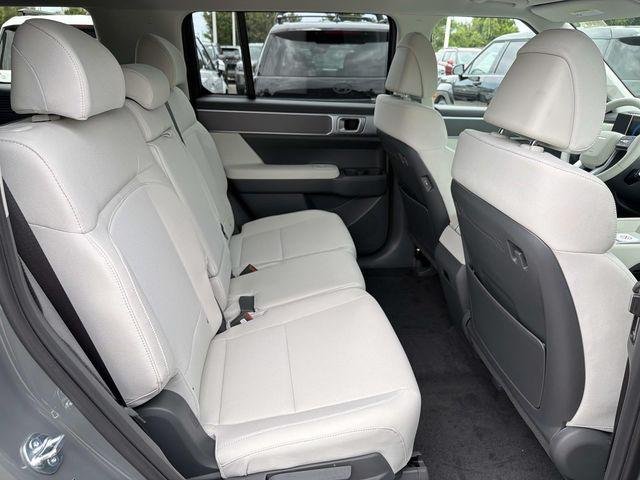 New 2026 Gray Hyundai SE FWD image 17
