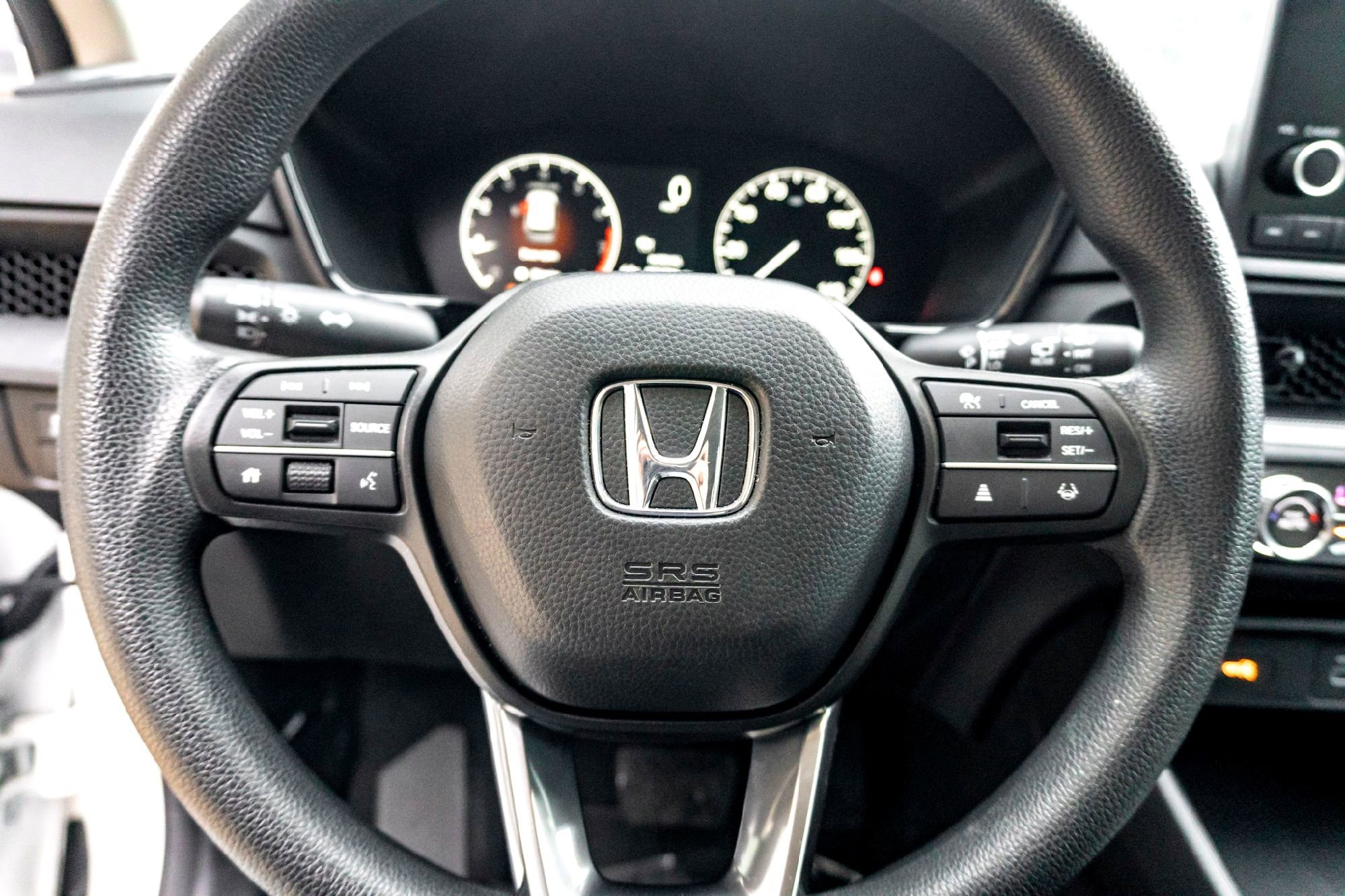 Used 2025 Platinum White Pearl Honda LX image 17