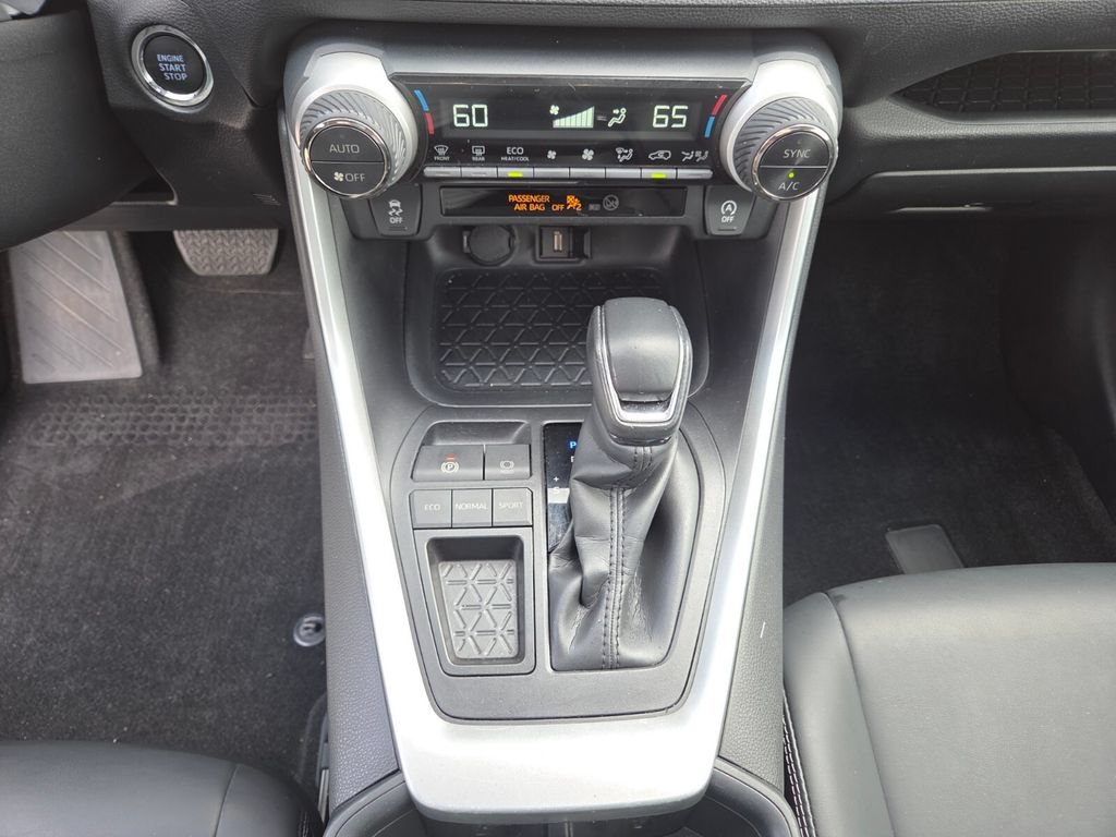 Used 2022 Blueprint Toyota XLE Premium image 31