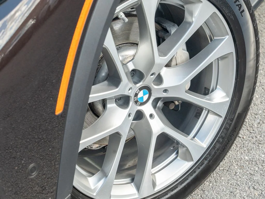 Used 2022 Brown BMW xDrive40i image 9