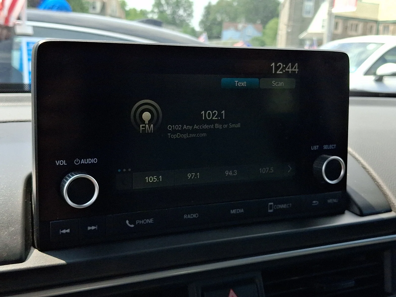 2023 Honda Pilot LX - Photo 16
