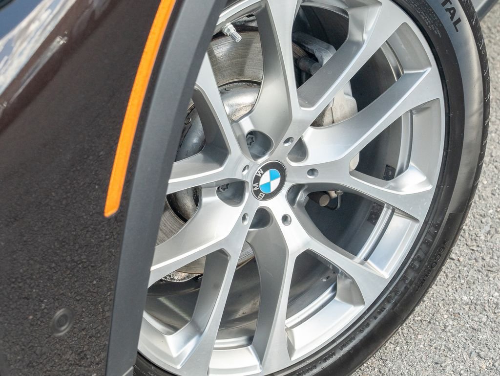 Used 2022 Brown BMW xDrive40i image 9