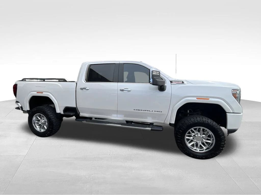 Used 2020 White GMC Denali image 25