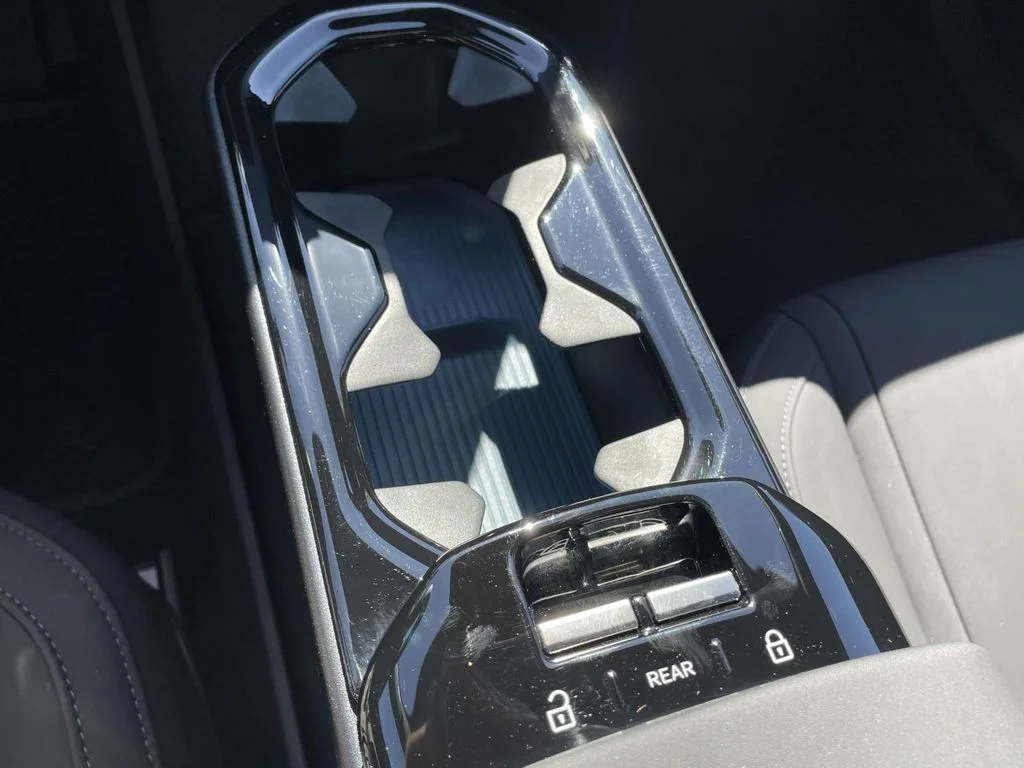 2025 Volvo EX30 Ultra - Photo 22