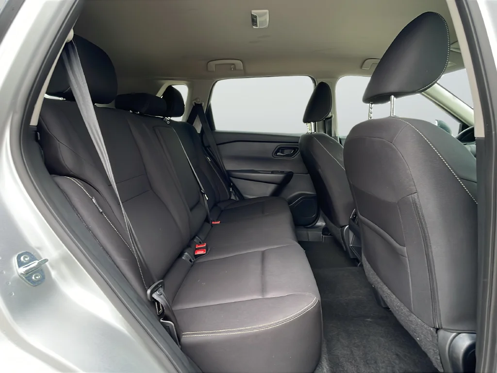 Used 2024 Silver Nissan S image 25