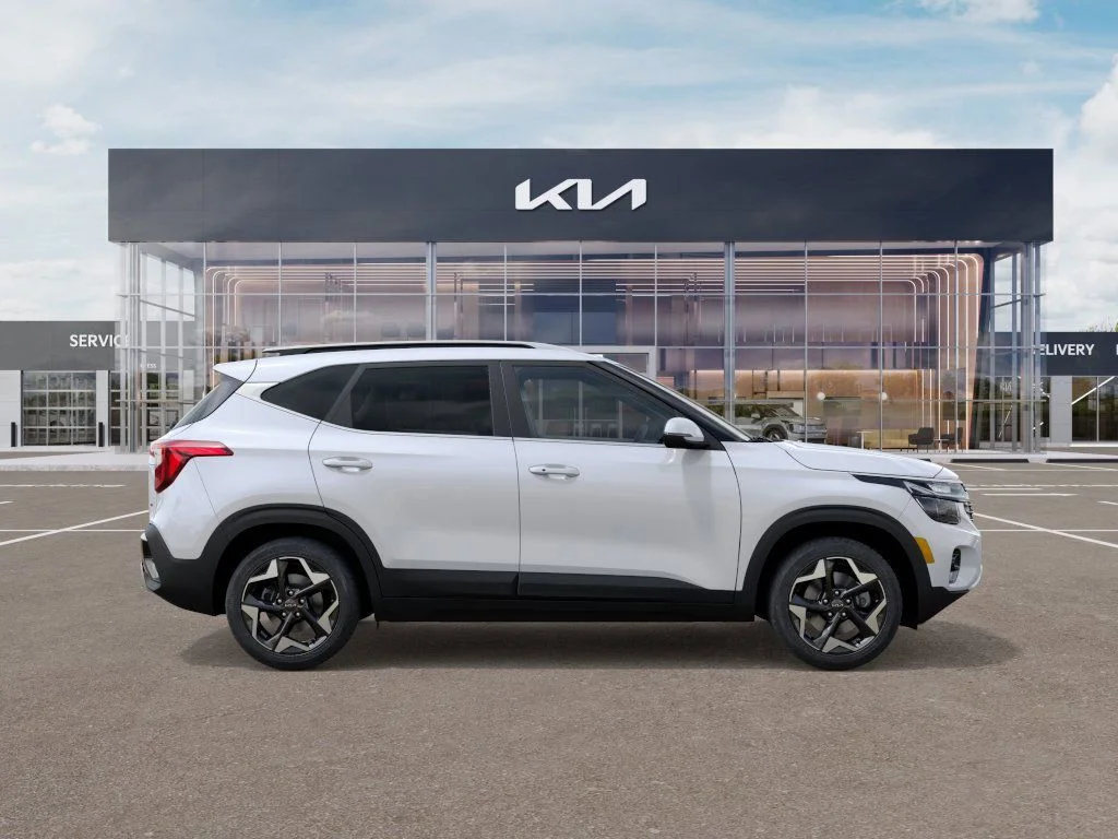New 2026 Snow White Pearl Kia EX image 7
