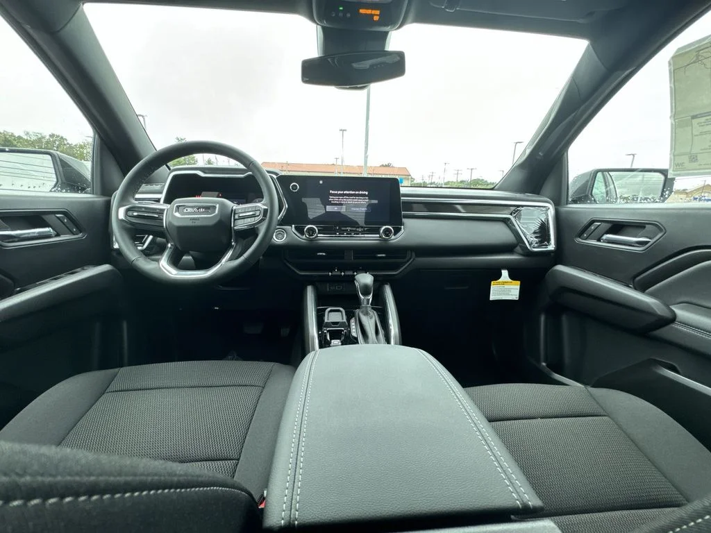 Used 2024 White GMC Elevation image 10