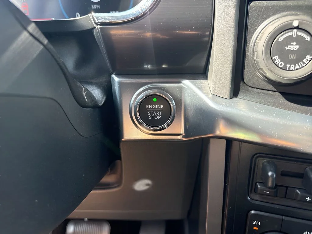 Used 2022  Ford XL image 21