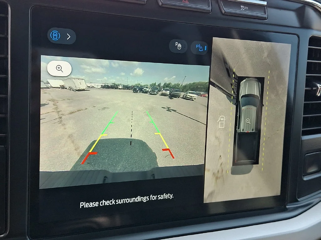 Used 2023  Ford XL image 25