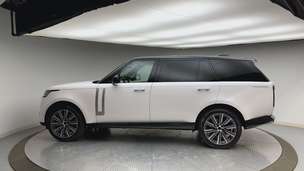 New 2026 Icy White Satin LAND ROVER Autobiography image 5