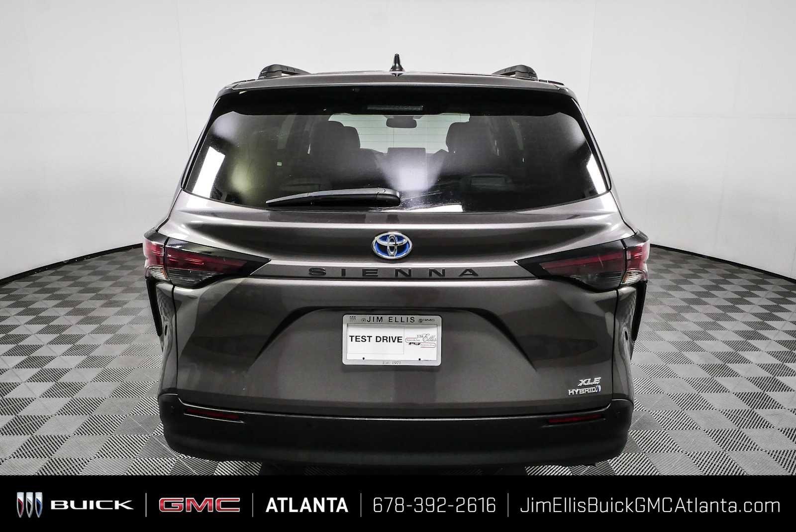 2024 Toyota Sienna XLE - Photo 27