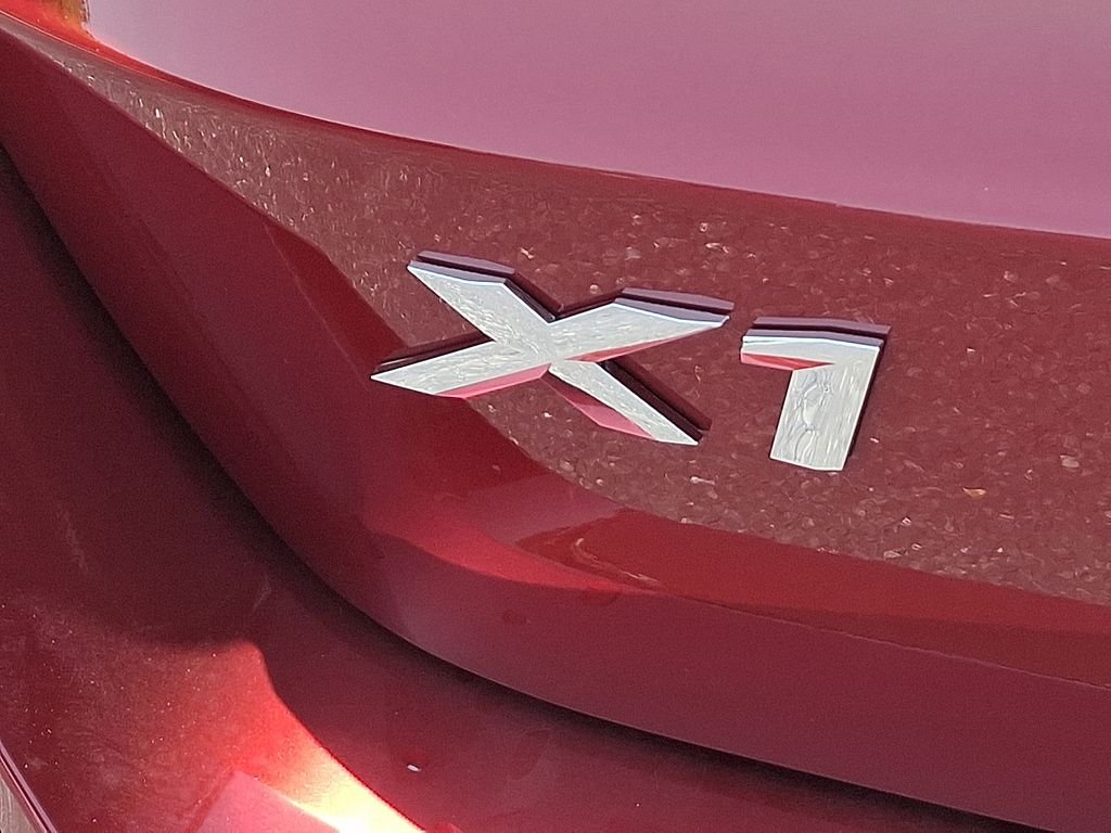New 2026 Vegas Red Metallic BMW xDrive28i image 11