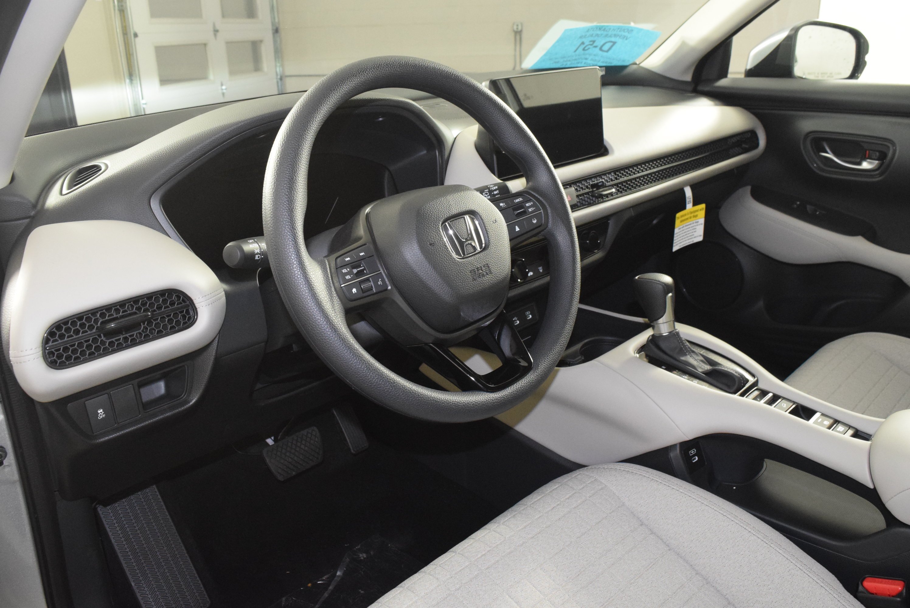 New 2027 Solar Silver Metallic Honda LX image 2