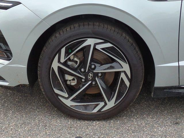 New 2026 Silver Hyundai SEL Sport image 11