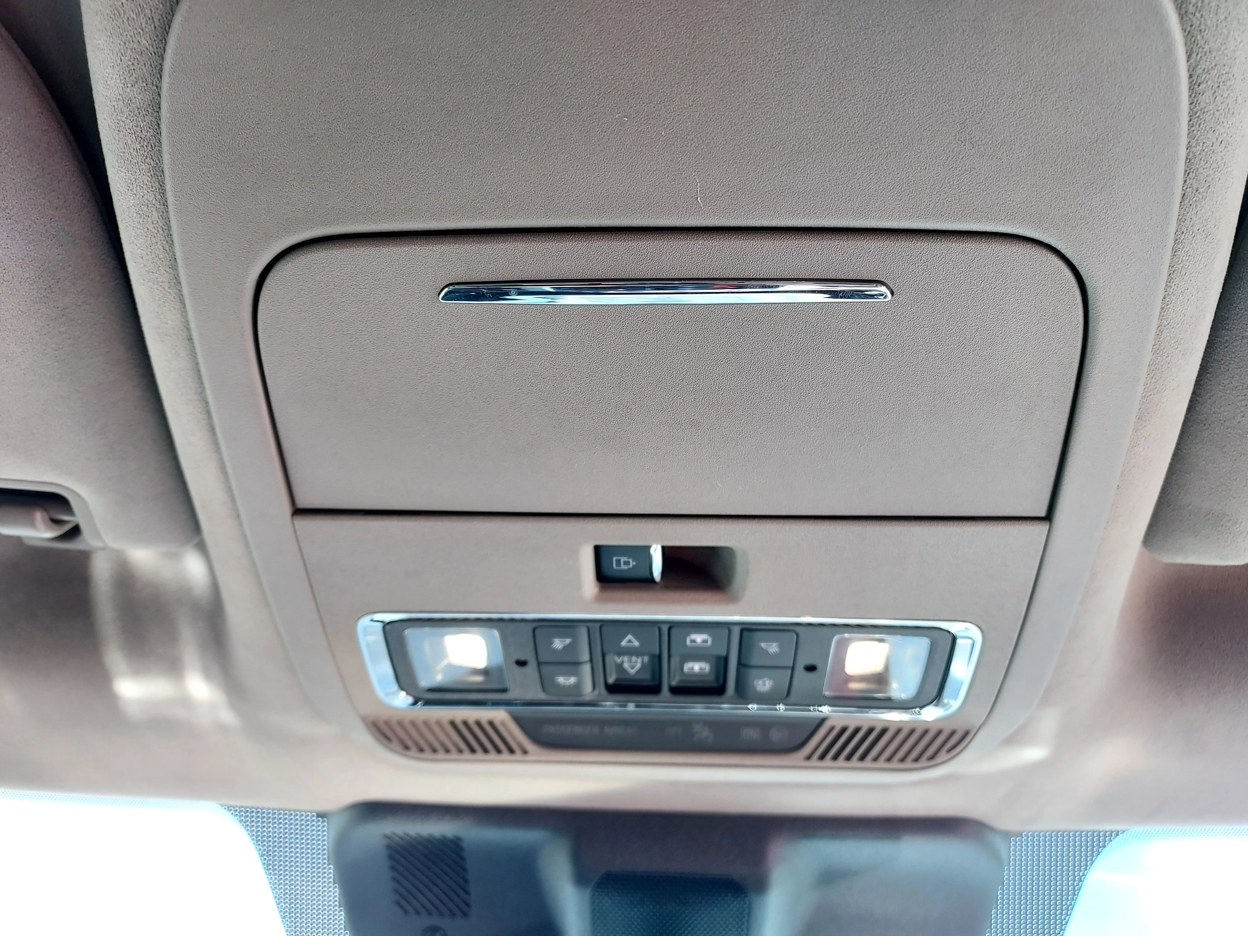 Used 2024 White Ford Platinum image 30