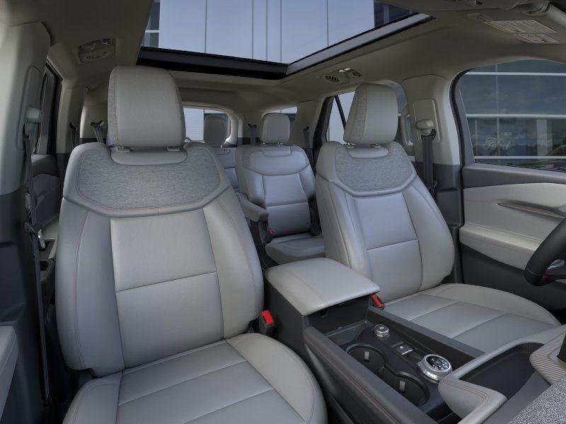 Used 2026 Agate Black Metallic Ford Active image 10