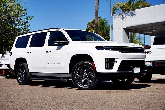 New 2026 Bright White Clear-Coat Exterior Paint Jeep Limited Altitude image 2