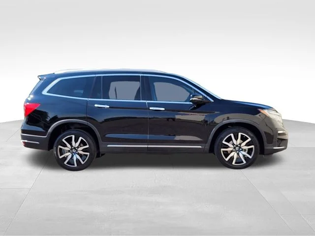 Used 2019 Black Honda Touring image 9