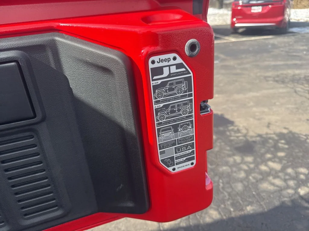 New 2025 Firecracker Red Clear-Coat Exterior Paint Jeep Sahara image 42