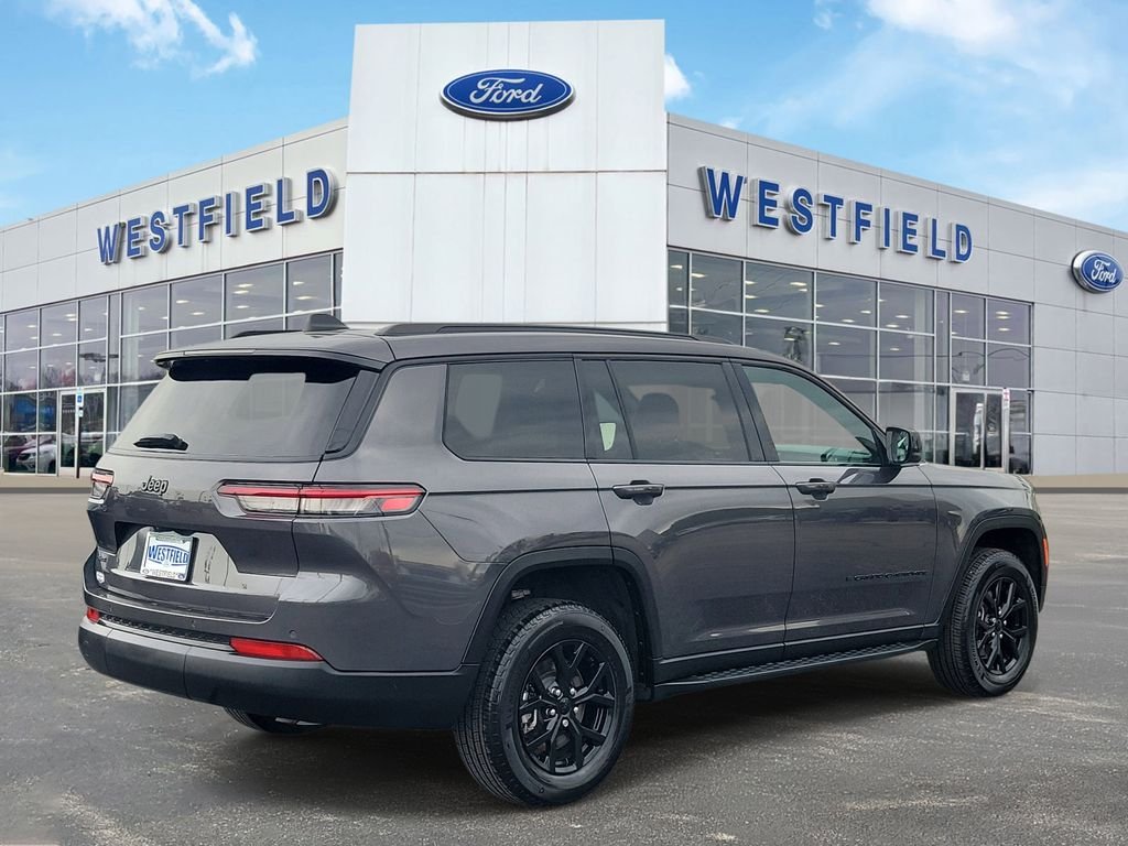 Certified Used 2025 Metallic Jeep Altitude X image 4