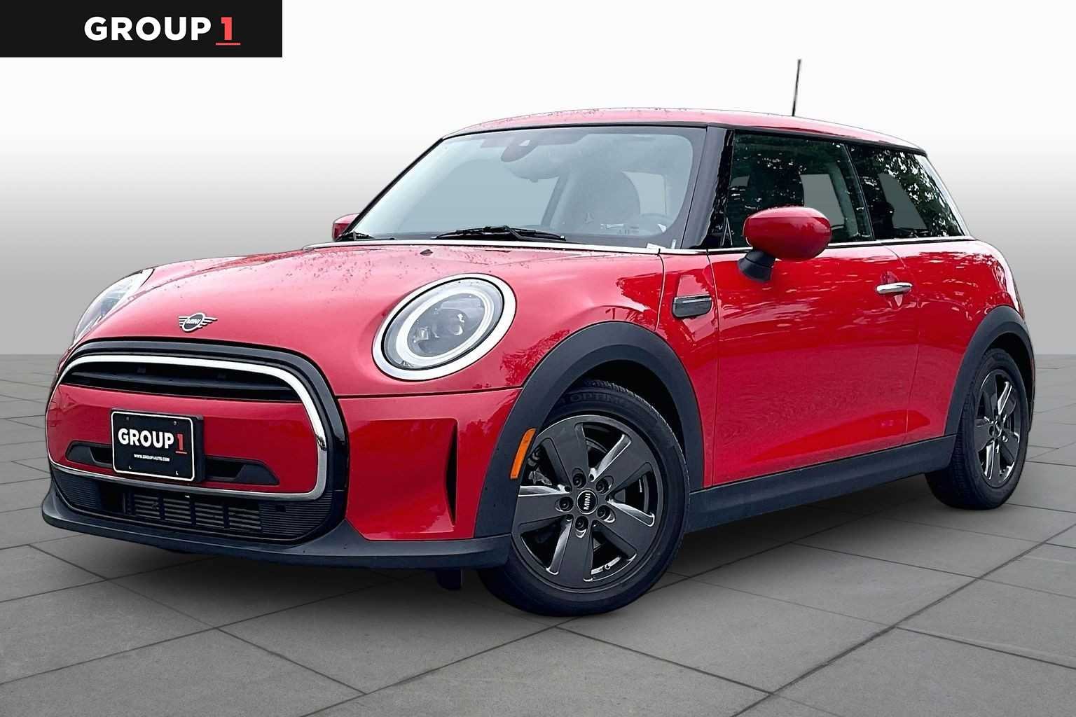 2024 MINI Hardtop Cooper's photo