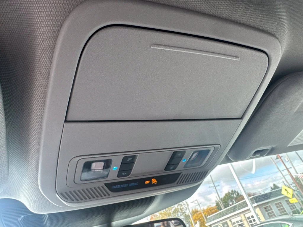 Used 2022 White Metallic Ford XLT image 26