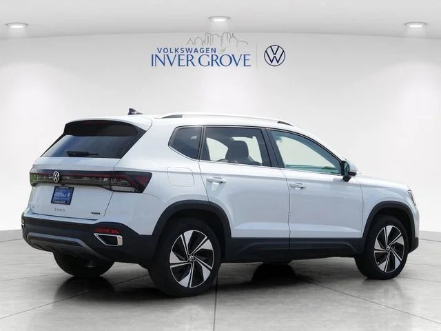 Used 2025 Pure White Volkswagen 1.5T SE image 7