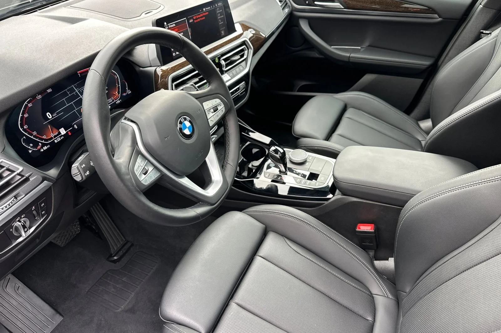 Used 2023 Black Sapphire Metallic BMW sDrive30i image 9
