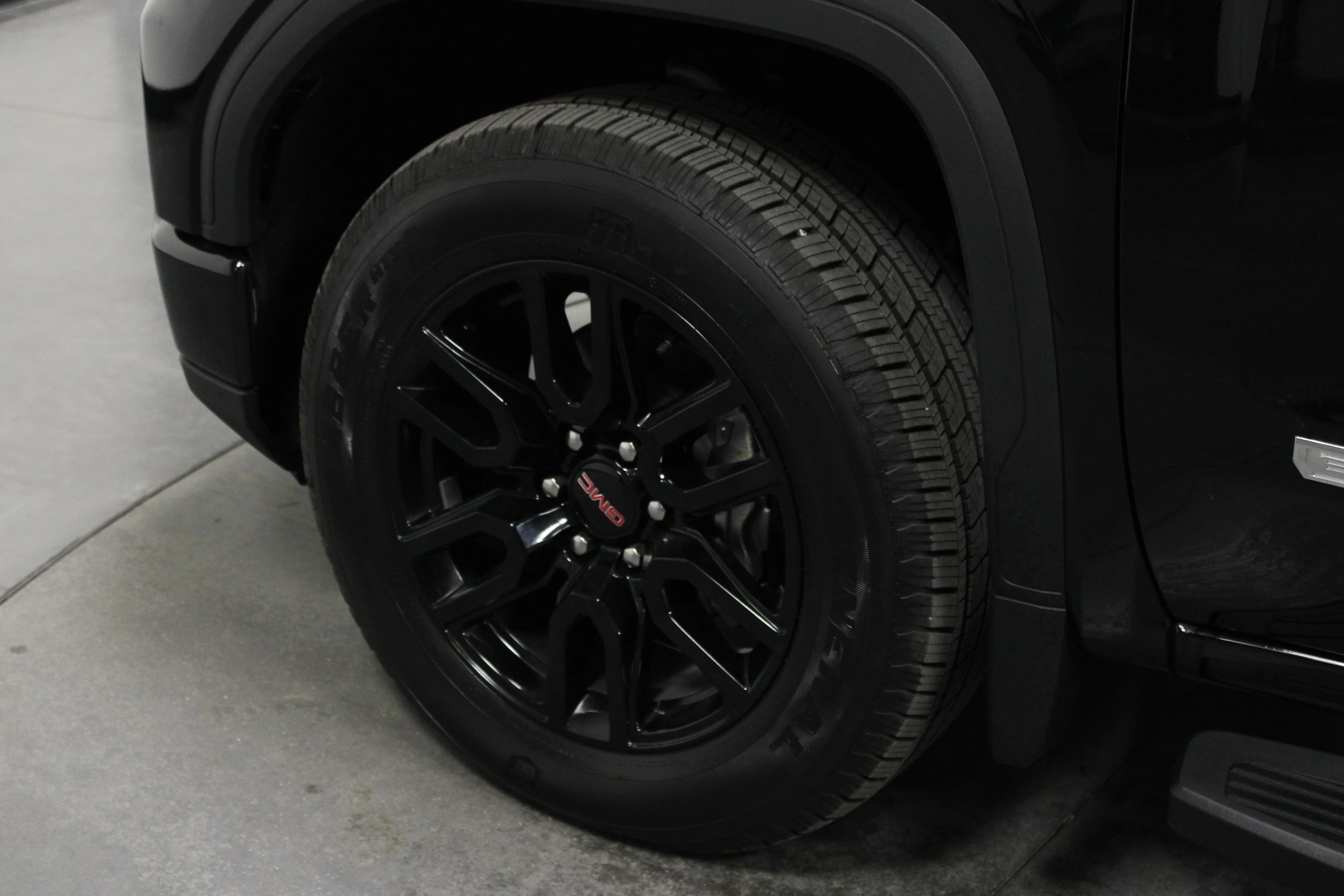 New 2025 Onyx Black GMC Elevation image 10
