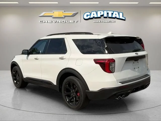 Used 2023 White Ford ST image 3