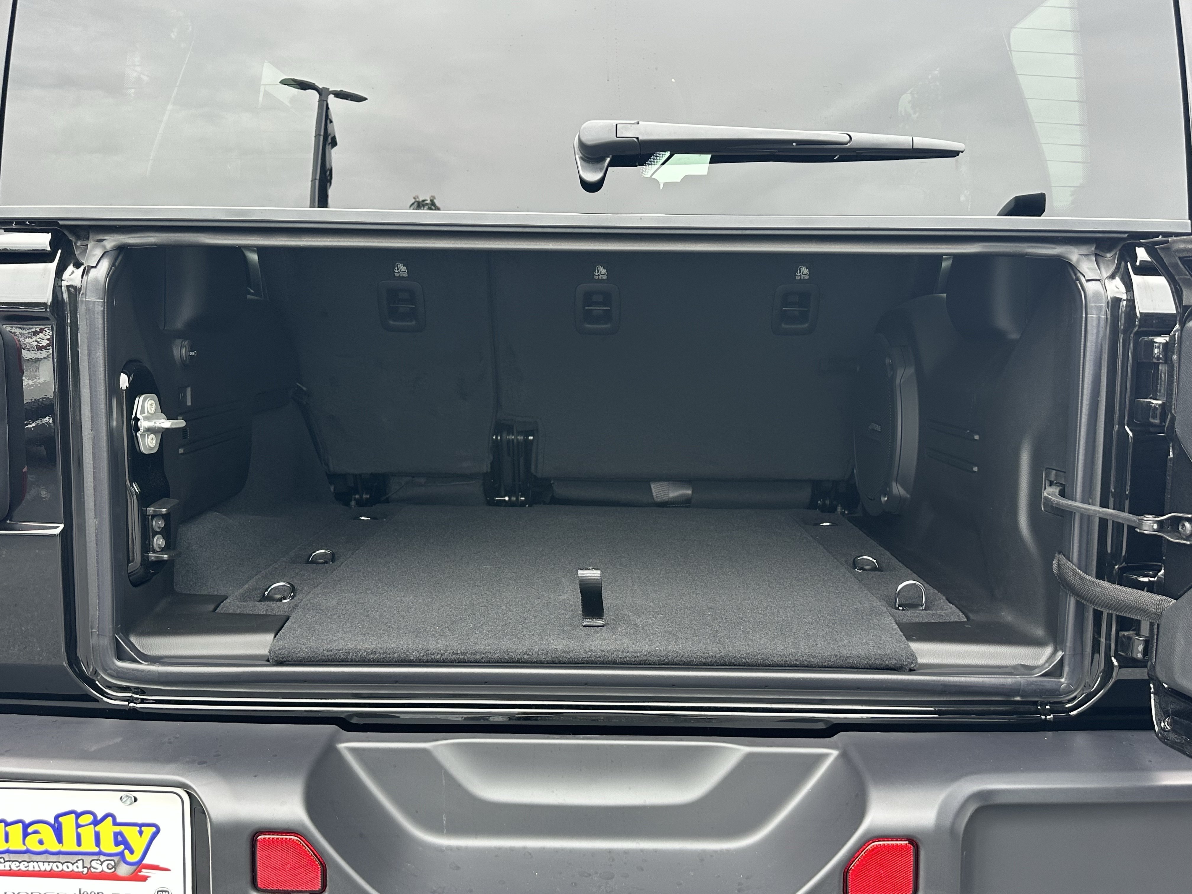 New 2026 Black Clear-Coat Exterior Paint Jeep 85th Anniversary image 19