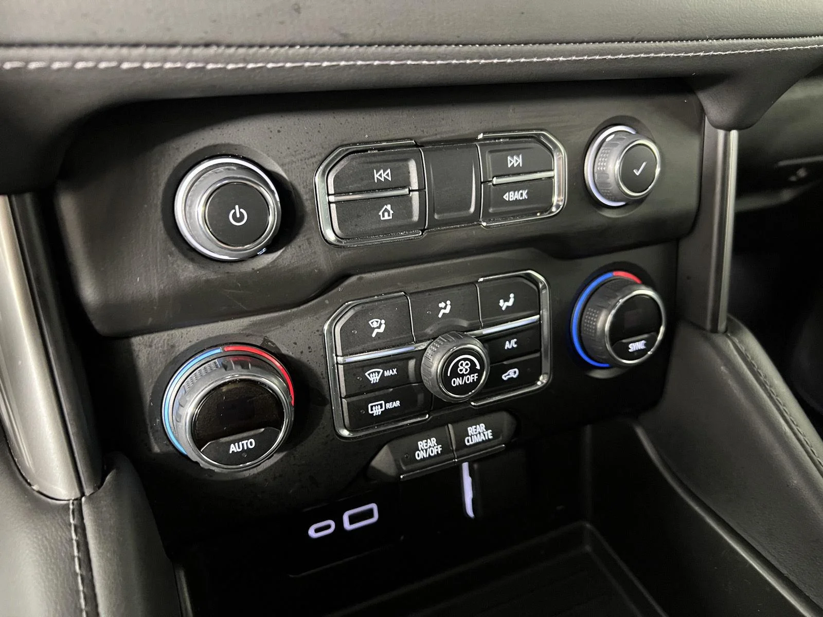 Used 2024 Summit White Chevrolet LS image 31