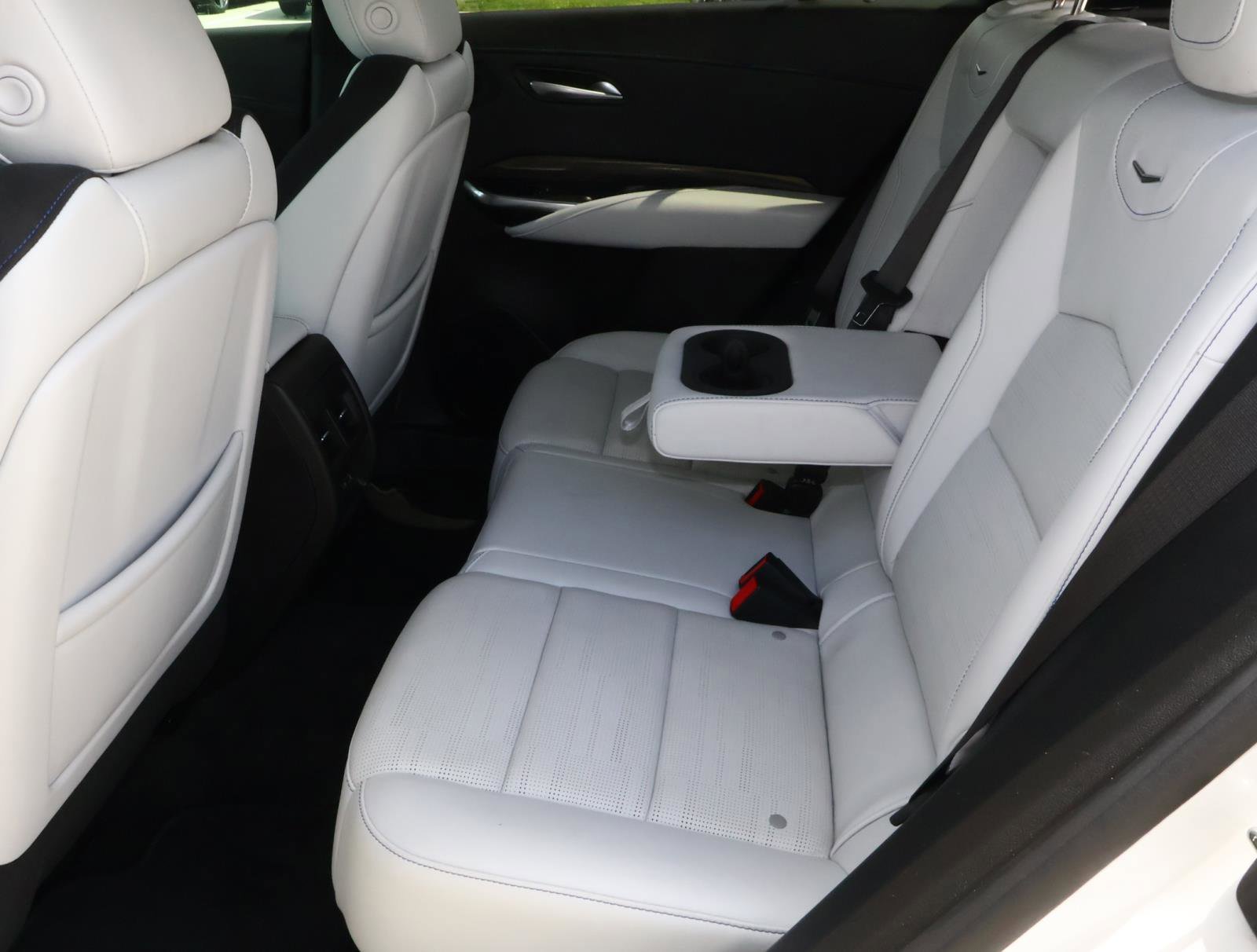 Used 2024 Crystal White Tricoat Cadillac Sport image 25