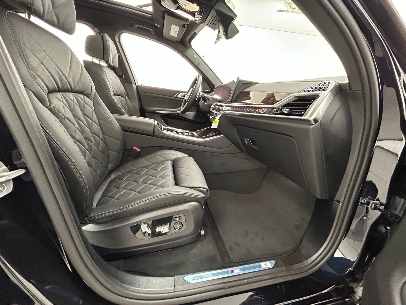 New 2026 Carbon Black Metallic BMW xDrive40i image 42