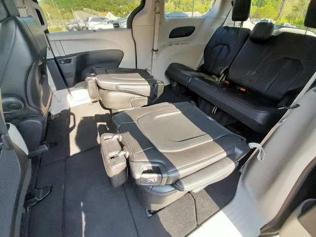 Used 2023 Black Chrysler Touring L image 46