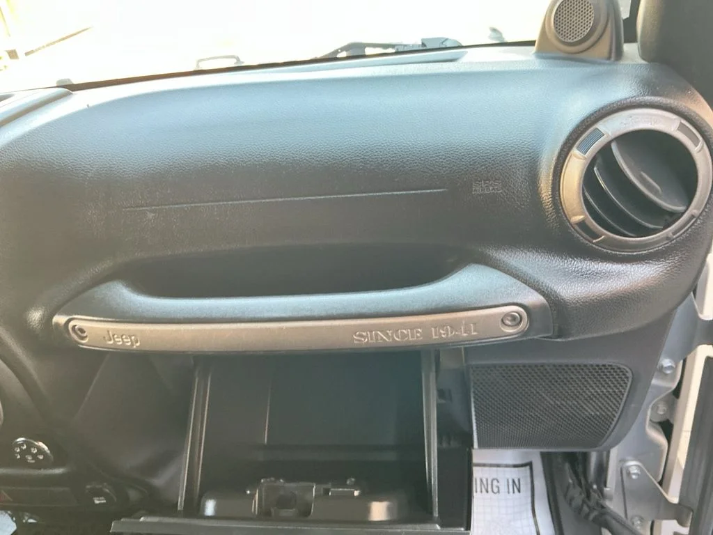 Used 2014 Gray Jeep Sport image 26