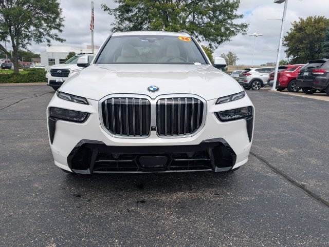 Certified Used 2026 Mineral White Metallic BMW xDrive40i image 10