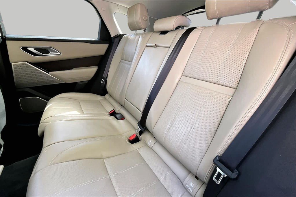 Used 2018 Gray Land Rover S image 21