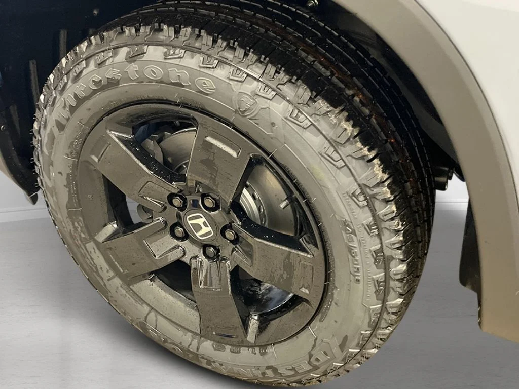 New 2026 Sonic Gray Pearl Honda Black Edition image 14